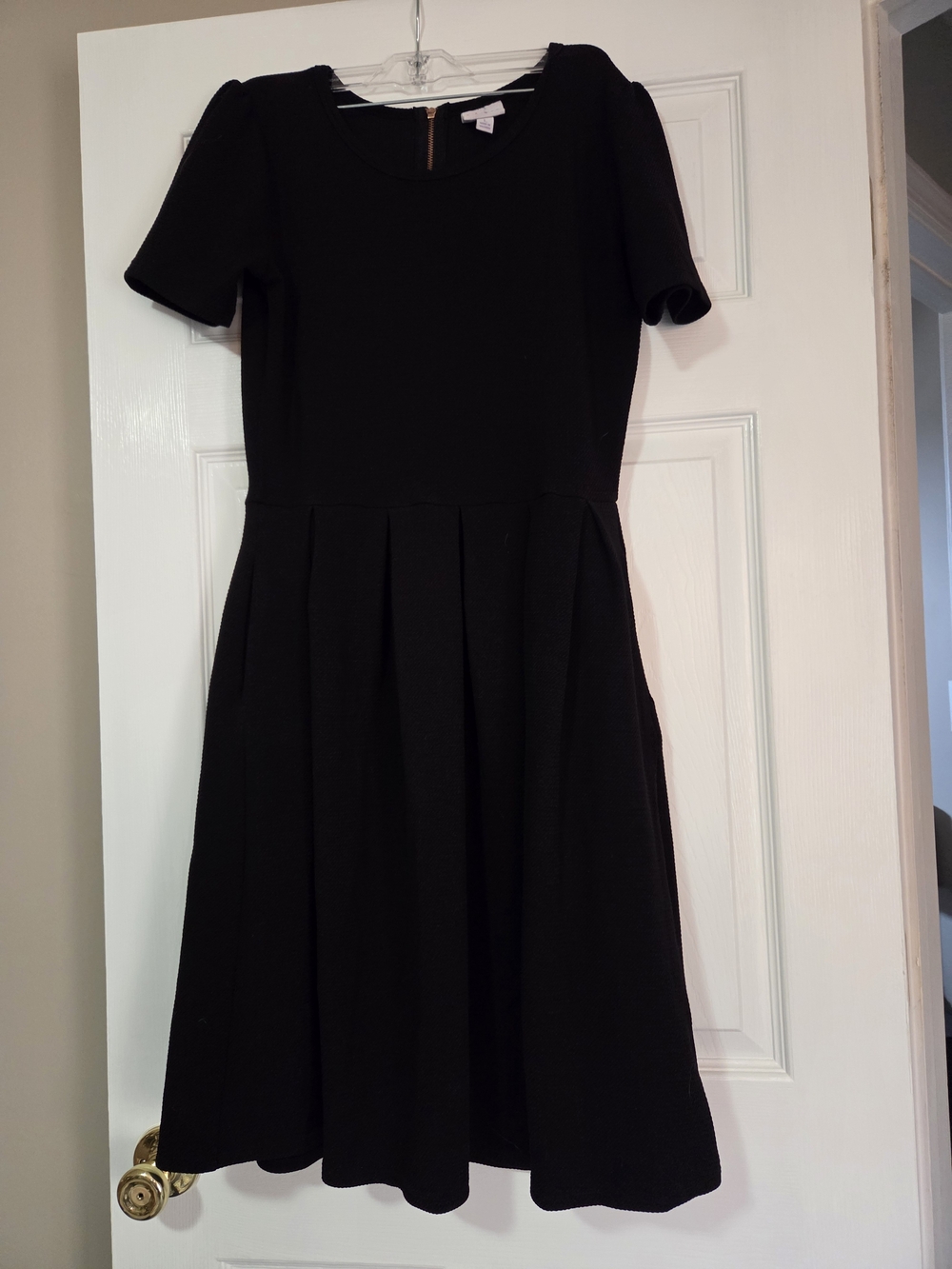 LuLaRoe Amelia Dress Womens L Solid Black Pleated Fit & Flare With Pockets HTF